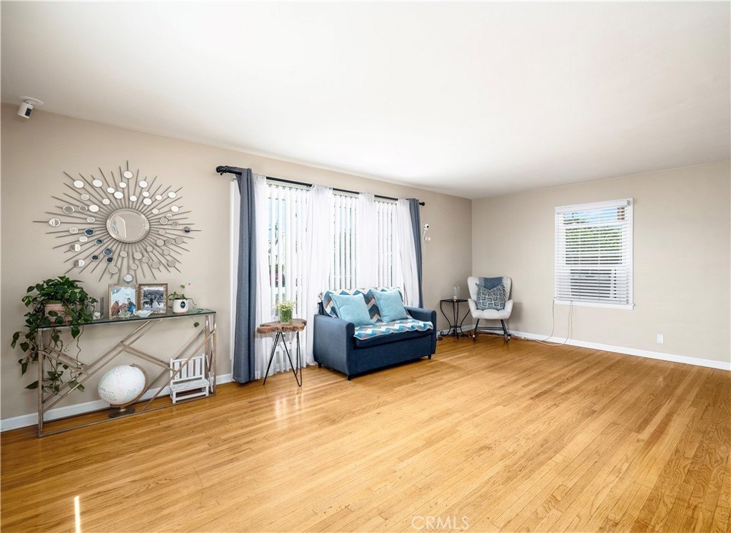 Detached ADU in San Gabriel: Living 1